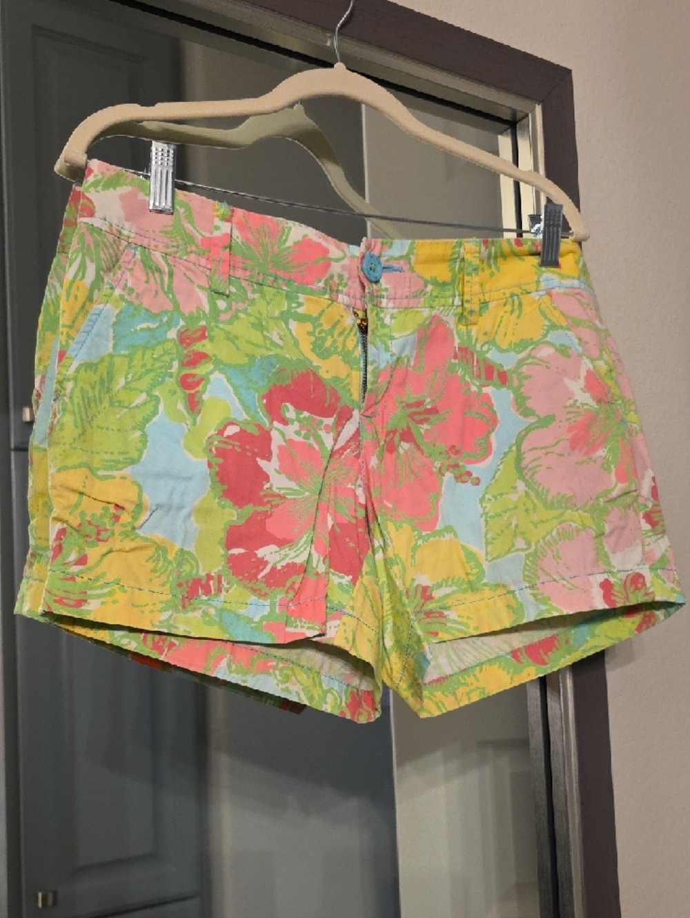 Lilly Pulitzer Tropical Pastel Floral High-Waist Shorts - Picture 3 of 12